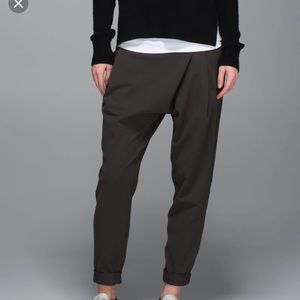 Lululemon cropped pants